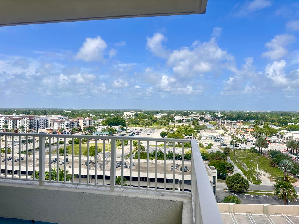 625 Casa Loma Boulevard #1209 Property Photo 5
