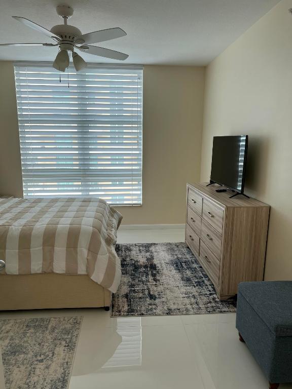 625 Casa Loma Boulevard #1209 Property Photo 17
