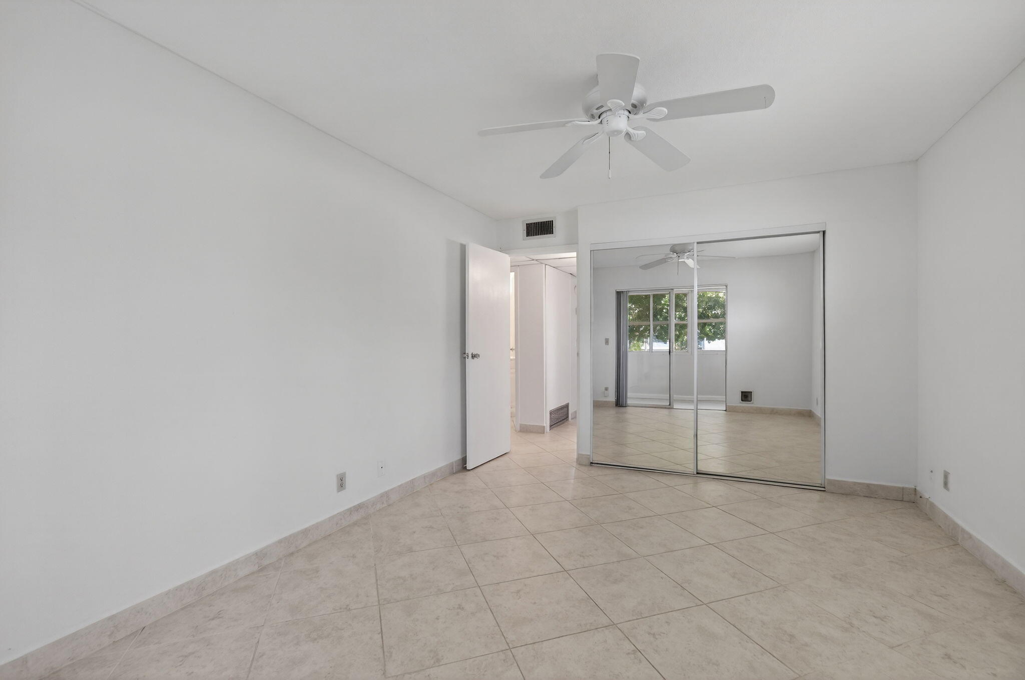 228 Brittany E Property Photo 19