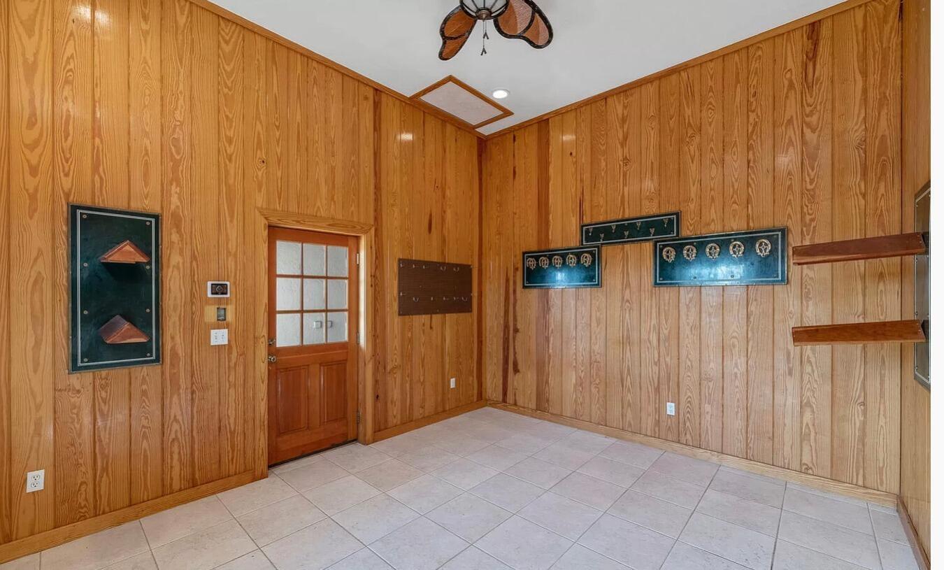 4591 South Road Property Photo 18