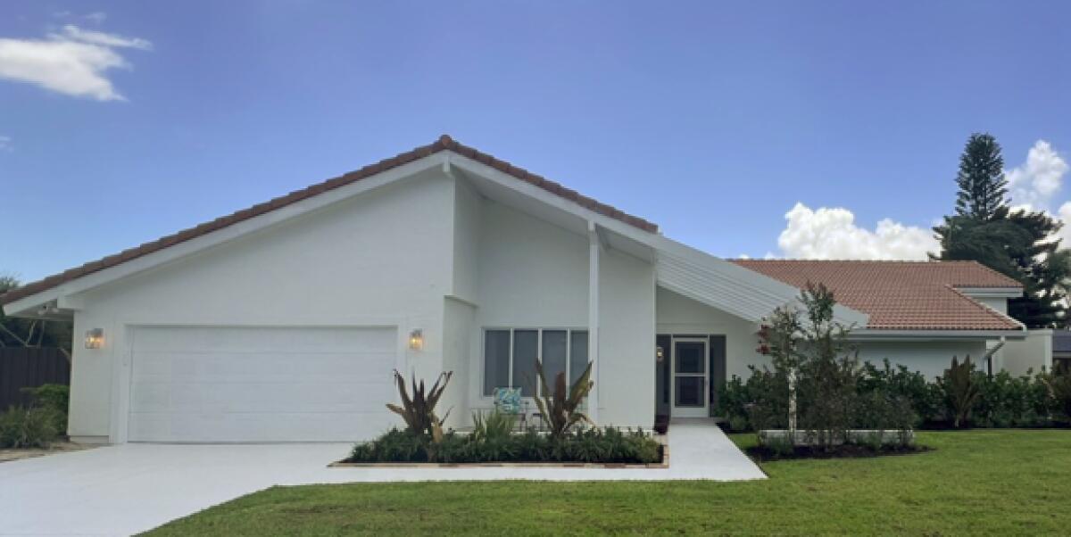 1951 Se Erwin Road Property Photo 1