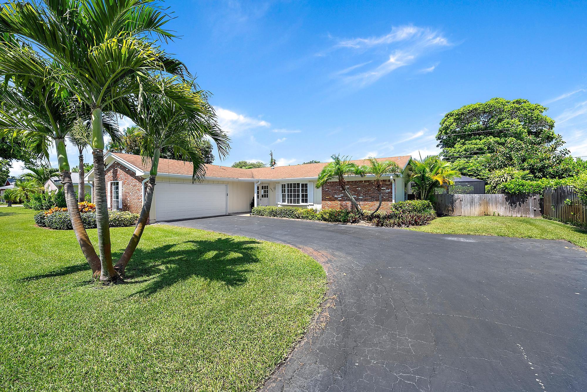 19927 Hibiscus Drive Property Photo 1