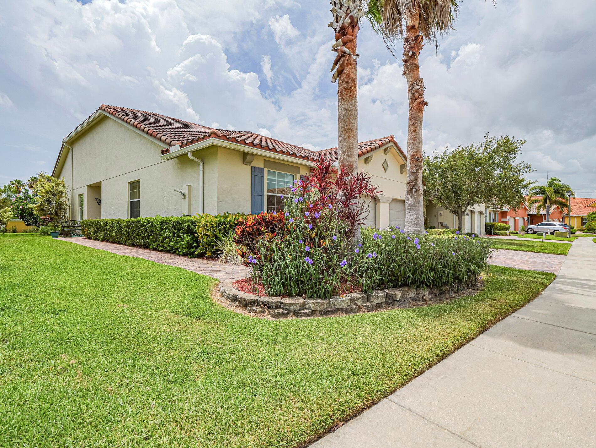 6325 Oxford Circle 101 Property Photo 1