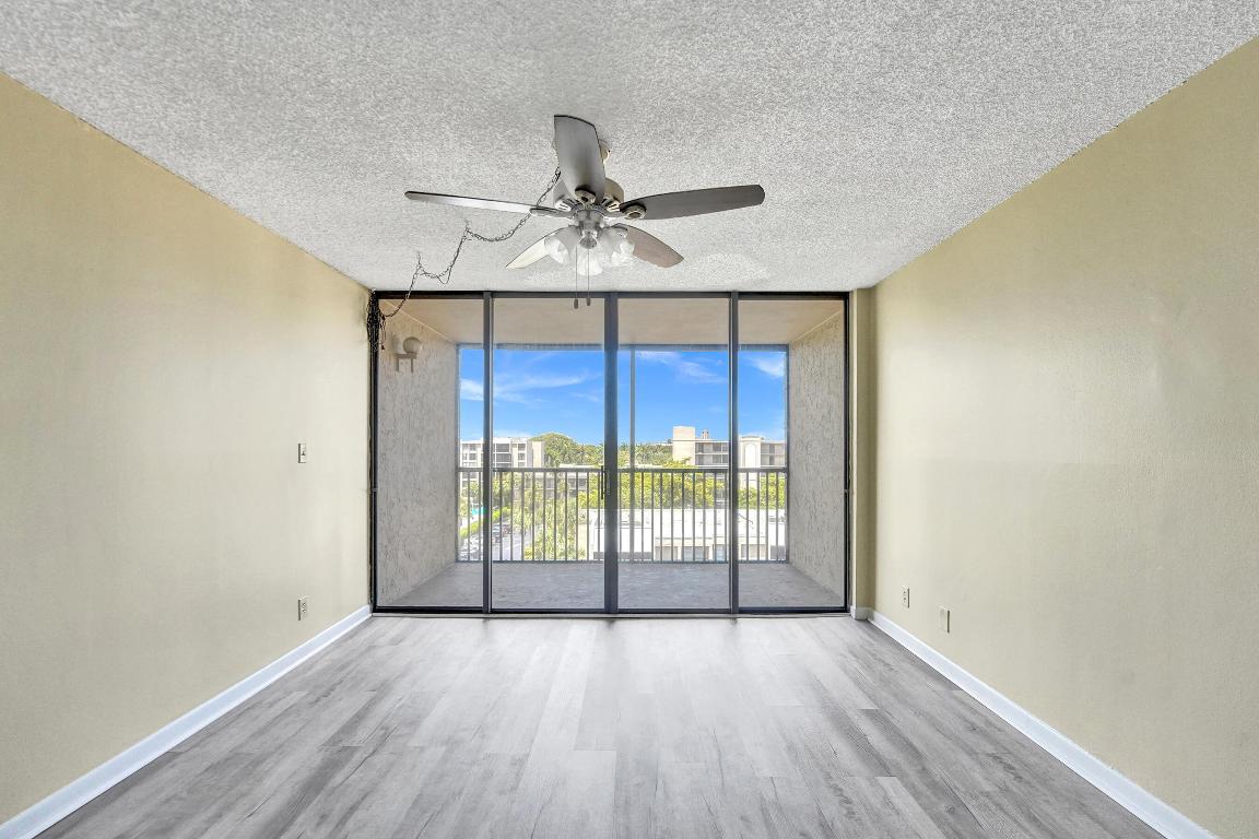 12 Royal Palm Way 6020 Property Photo 6