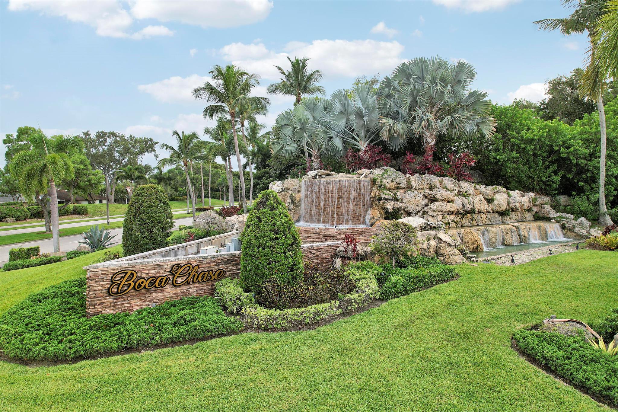 18360 Coral Isles Drive Property Photo 2