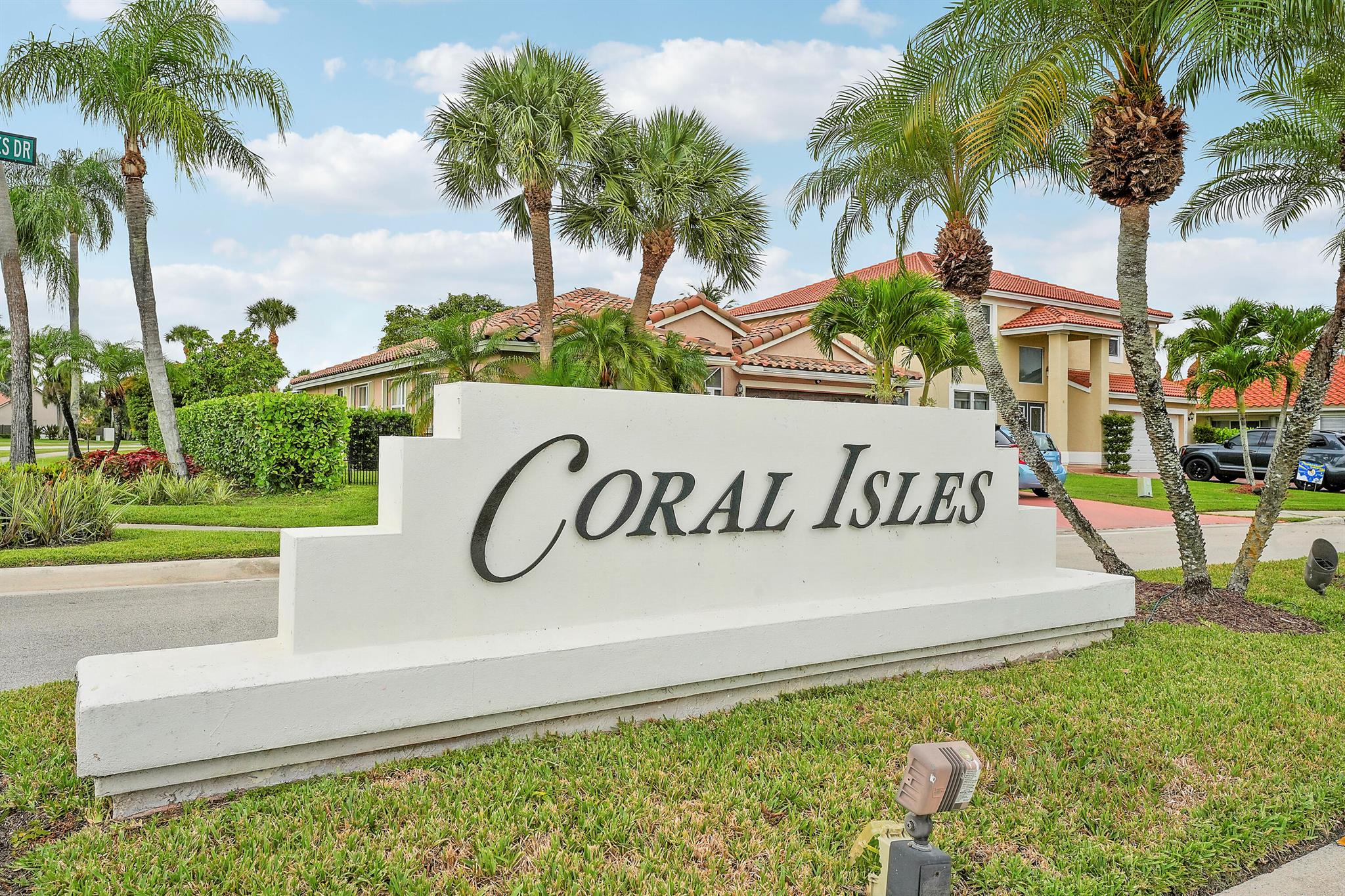18360 Coral Isles Drive Property Photo 3