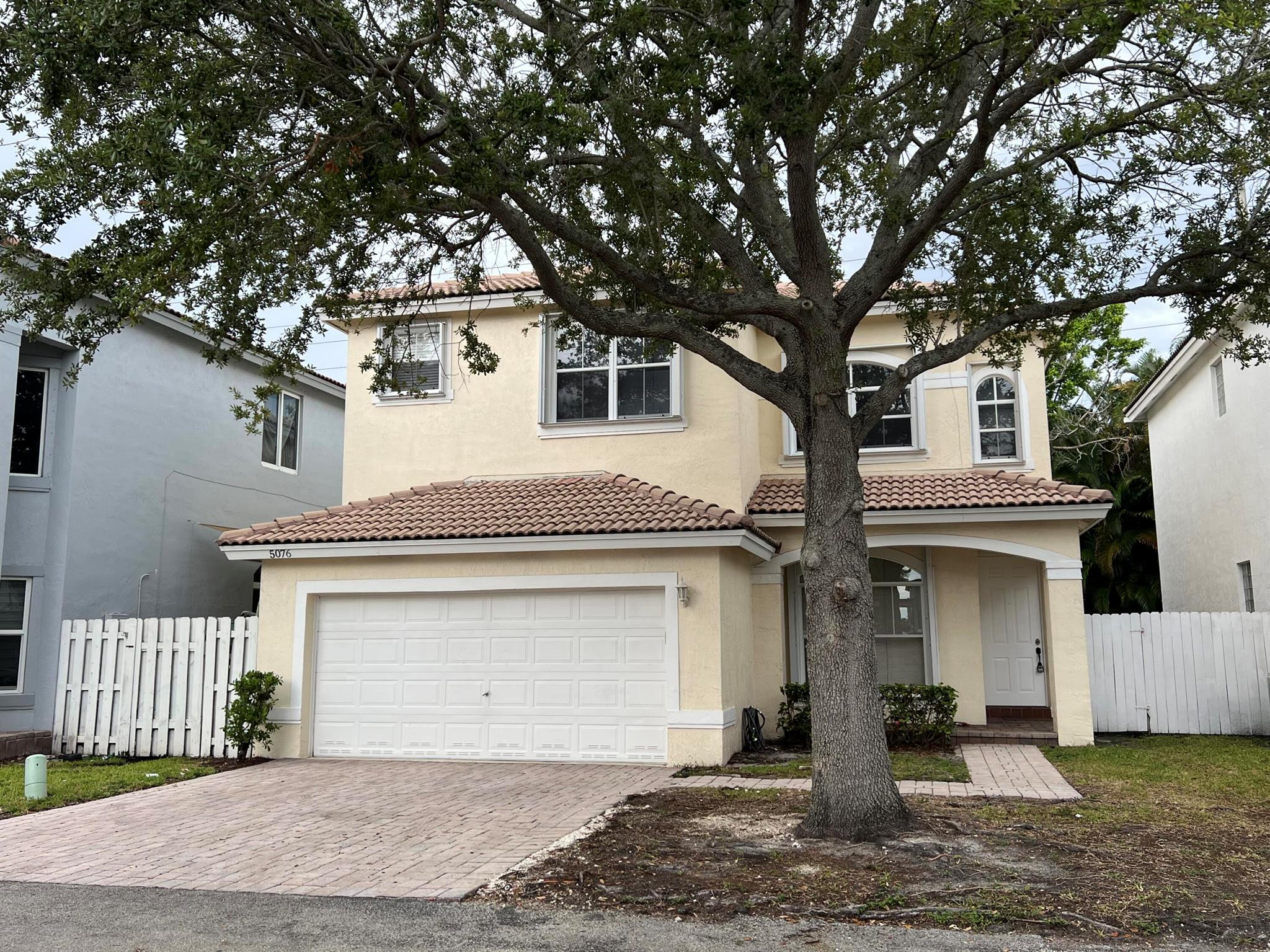 5076 SW 38th Way Property Photo 1