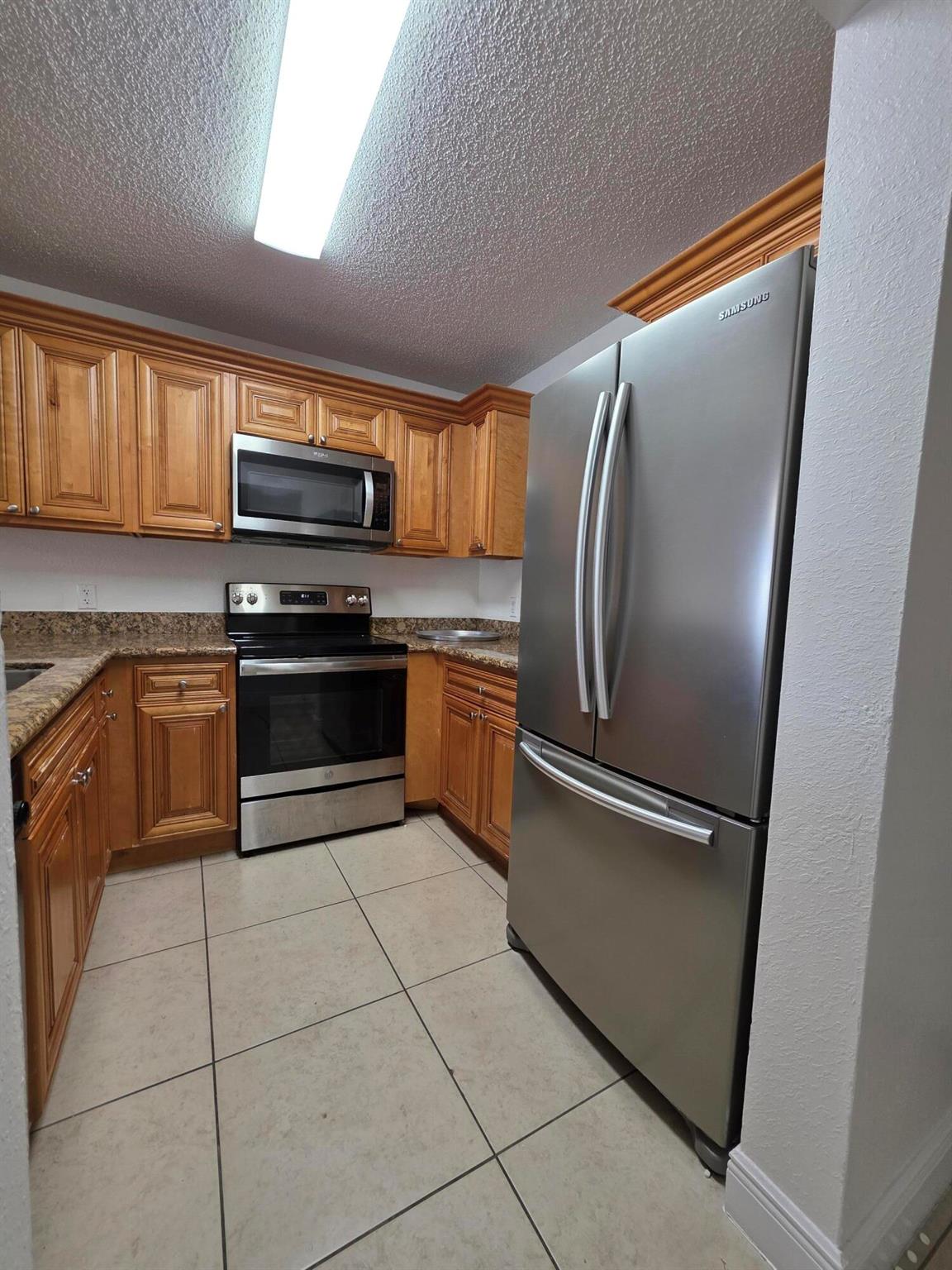 1484 Lake Crystal Drive G Property Photo 4