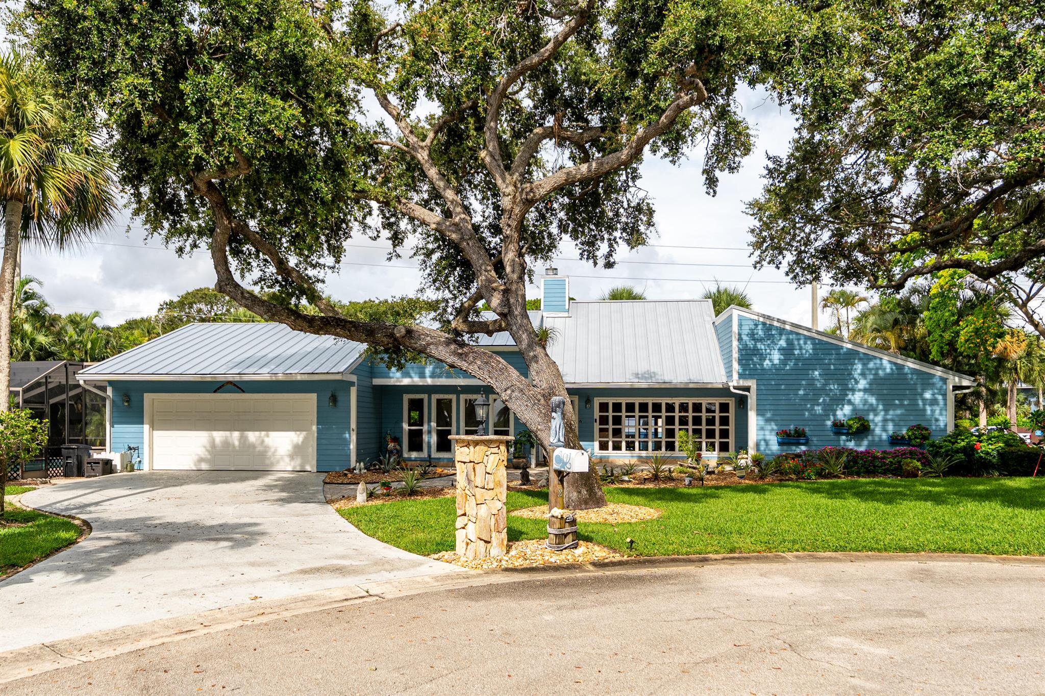 2 Palm Court Property Photo 1