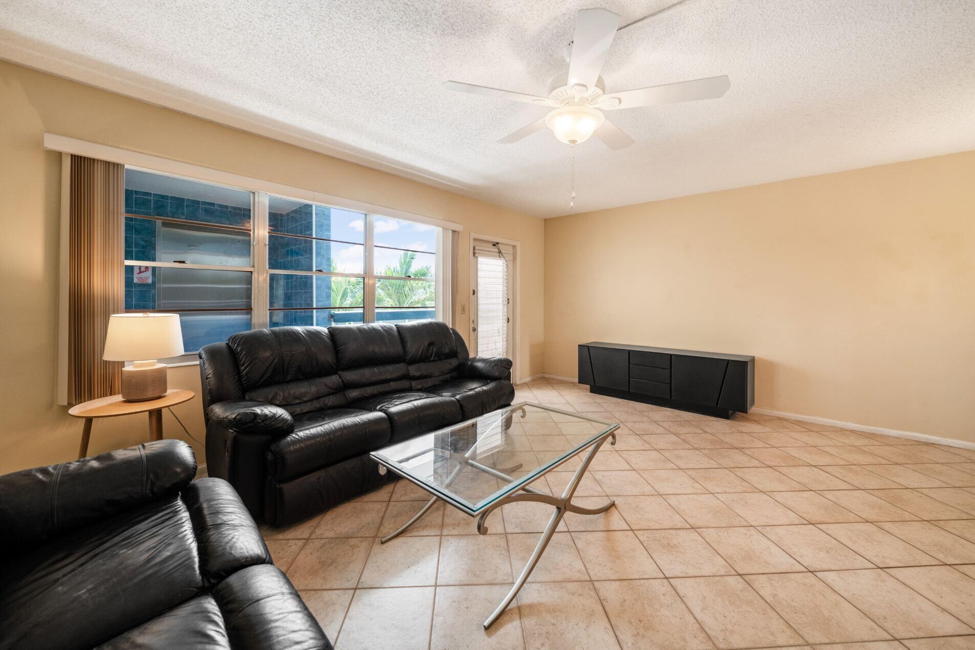 3011 Lincoln A Property Photo 1