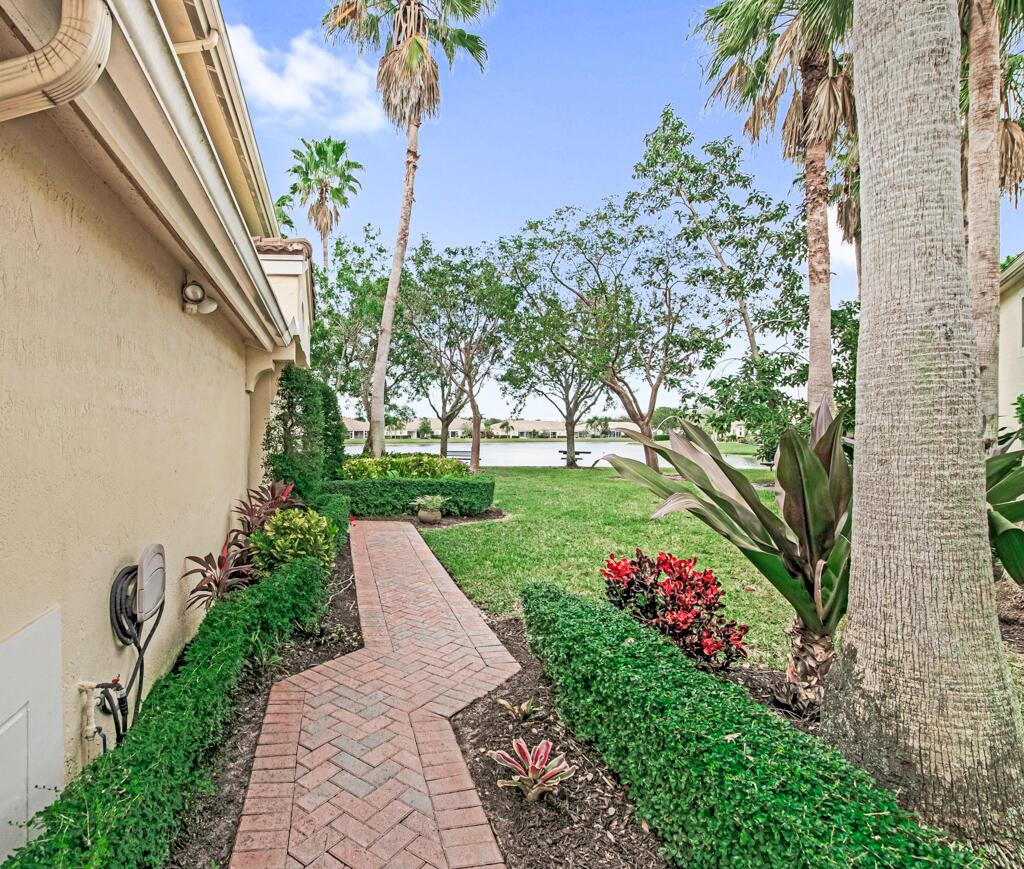 9773 Bowline Drive 203 Property Photo 3