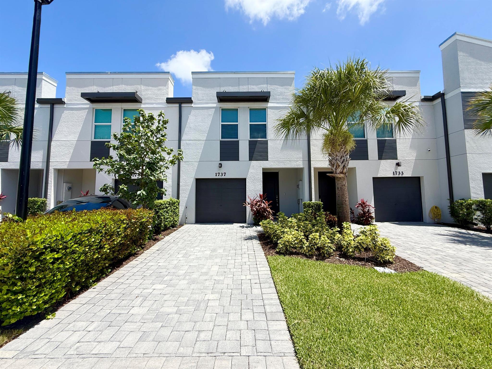 1737 Lindley Street Property Photo 1