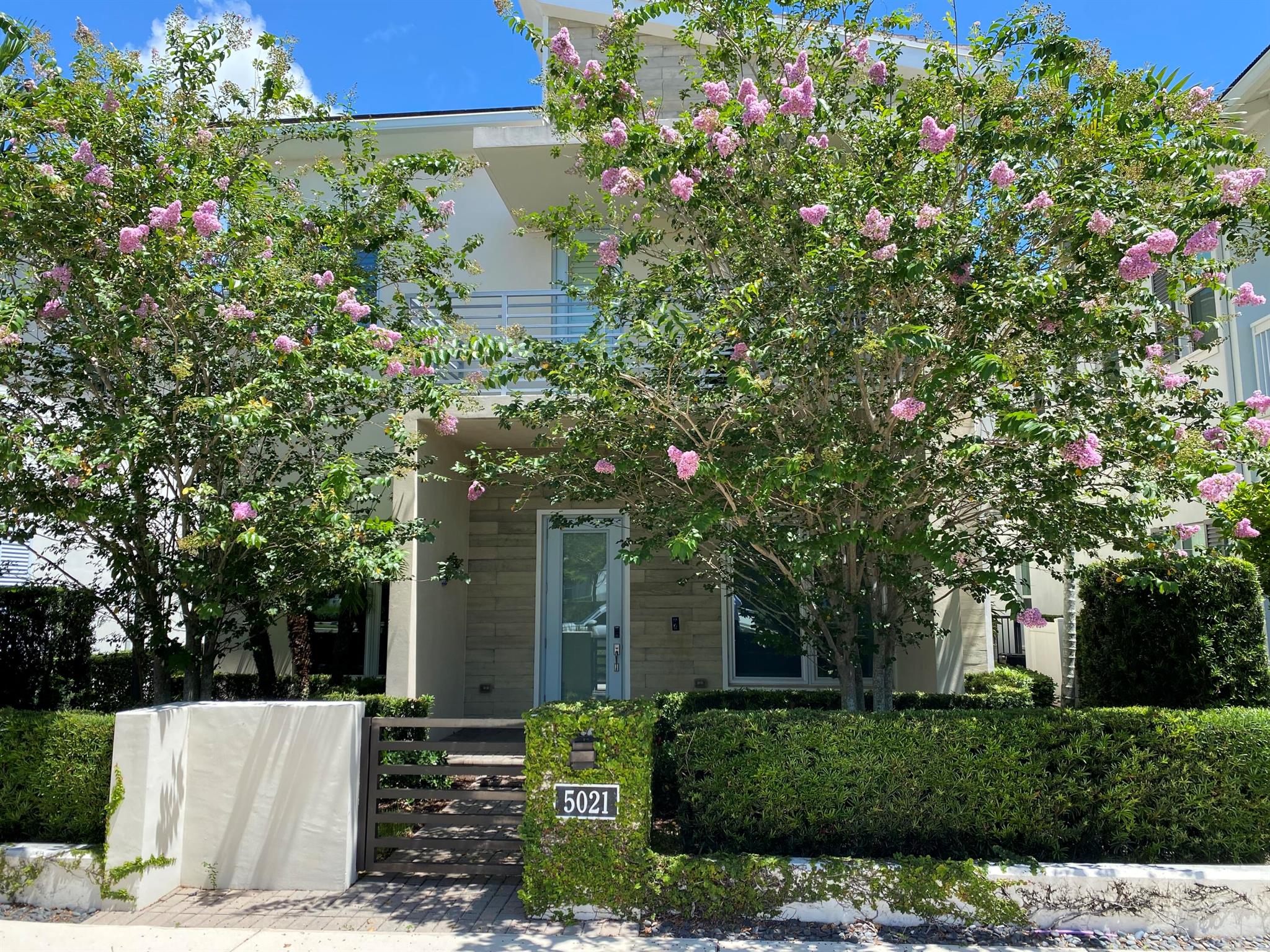 5021 Grandiflora Road Property Photo 1