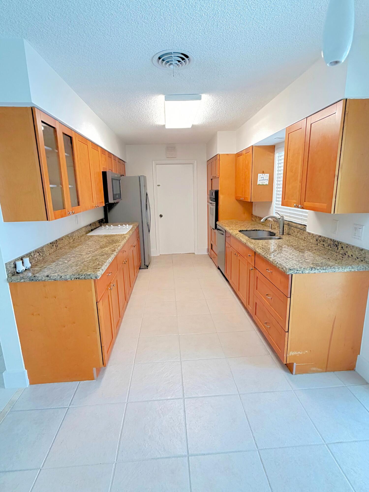 1260 Manor Drive Property Photo 16