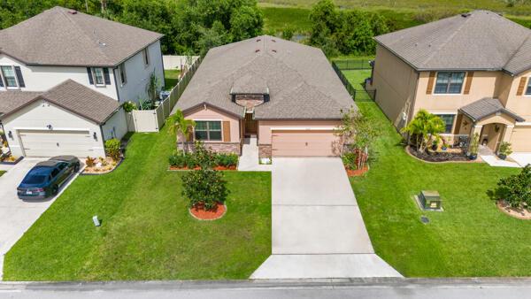 6122 Nw Regent Street Property Photo 1