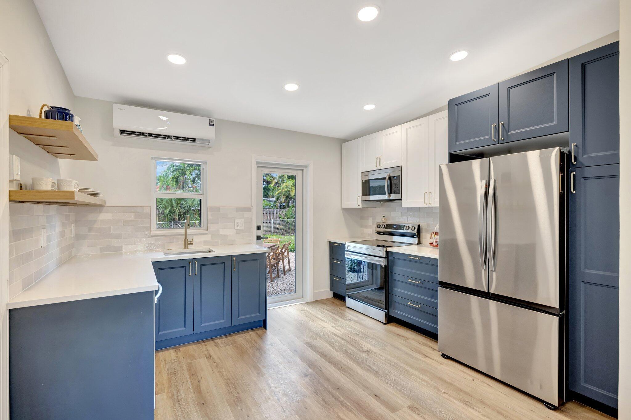 1721 SW 13th Street Property Photo 1