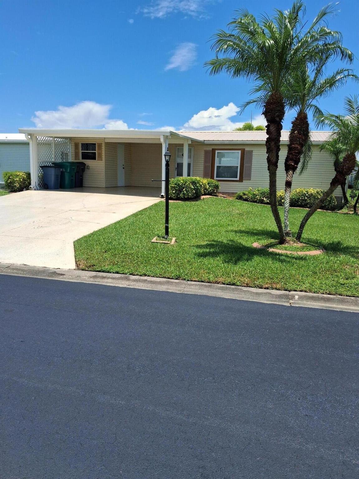 1660 SW 35 Circle Property Photo 1