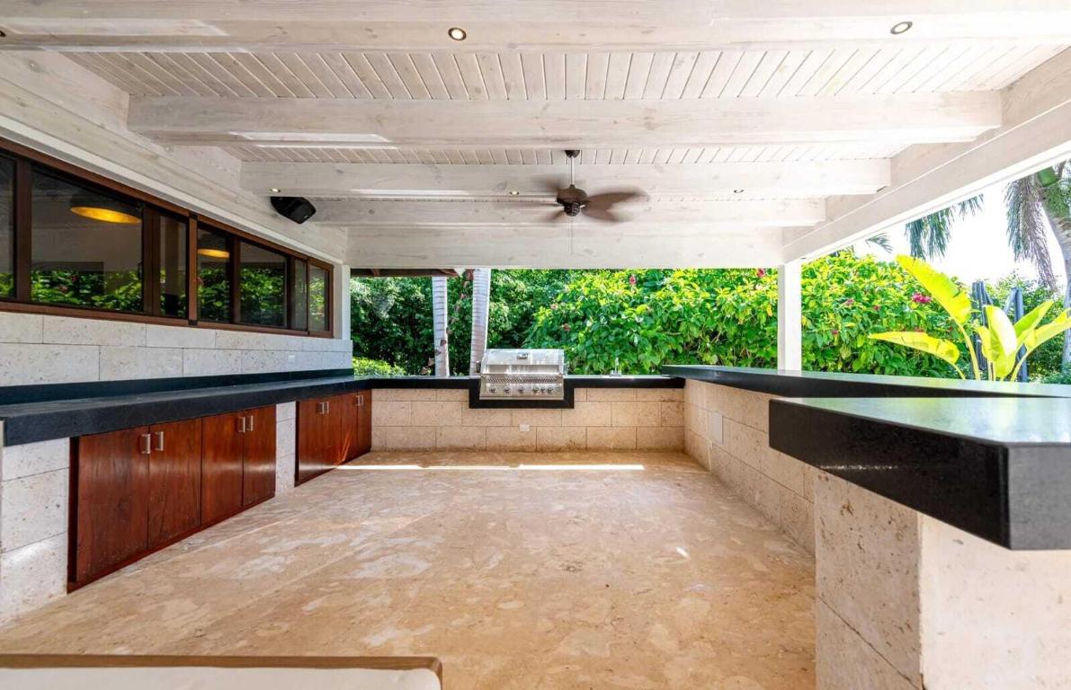 2 00 Property Photo 6