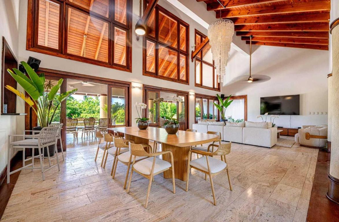 2 00 Property Photo 8