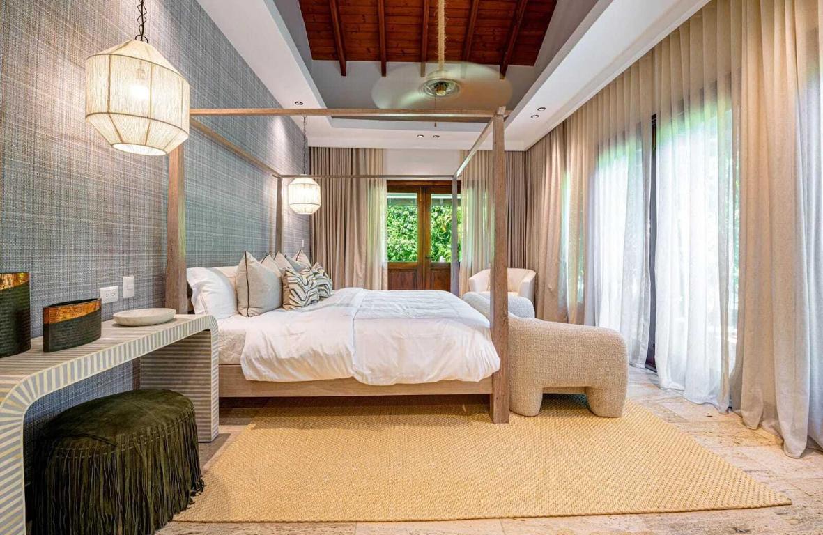 2 00 Property Photo 16
