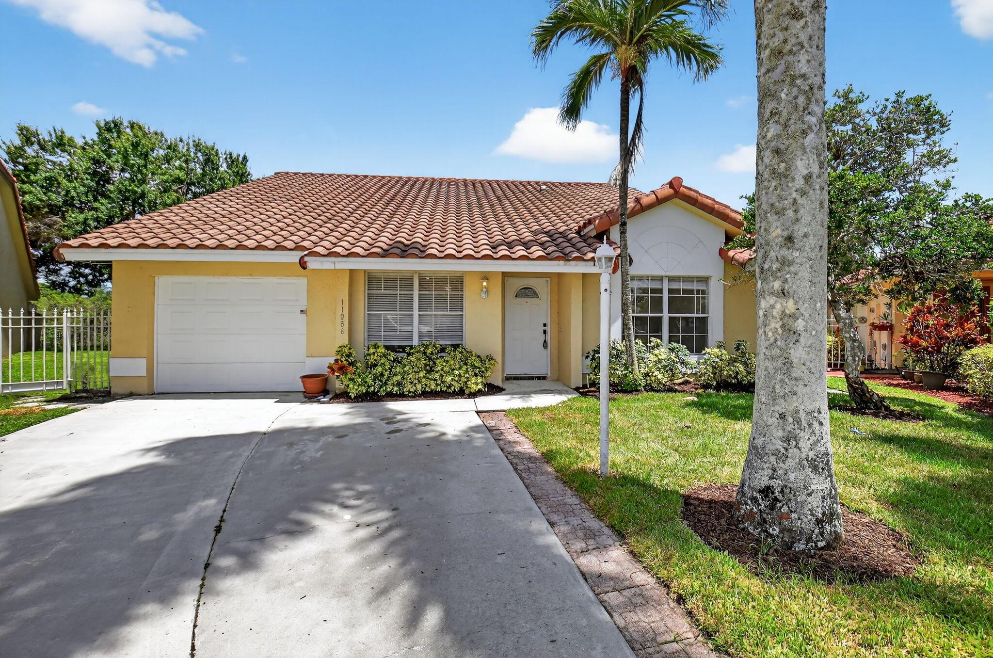 11086 Lakeaire Circle Property Photo 1