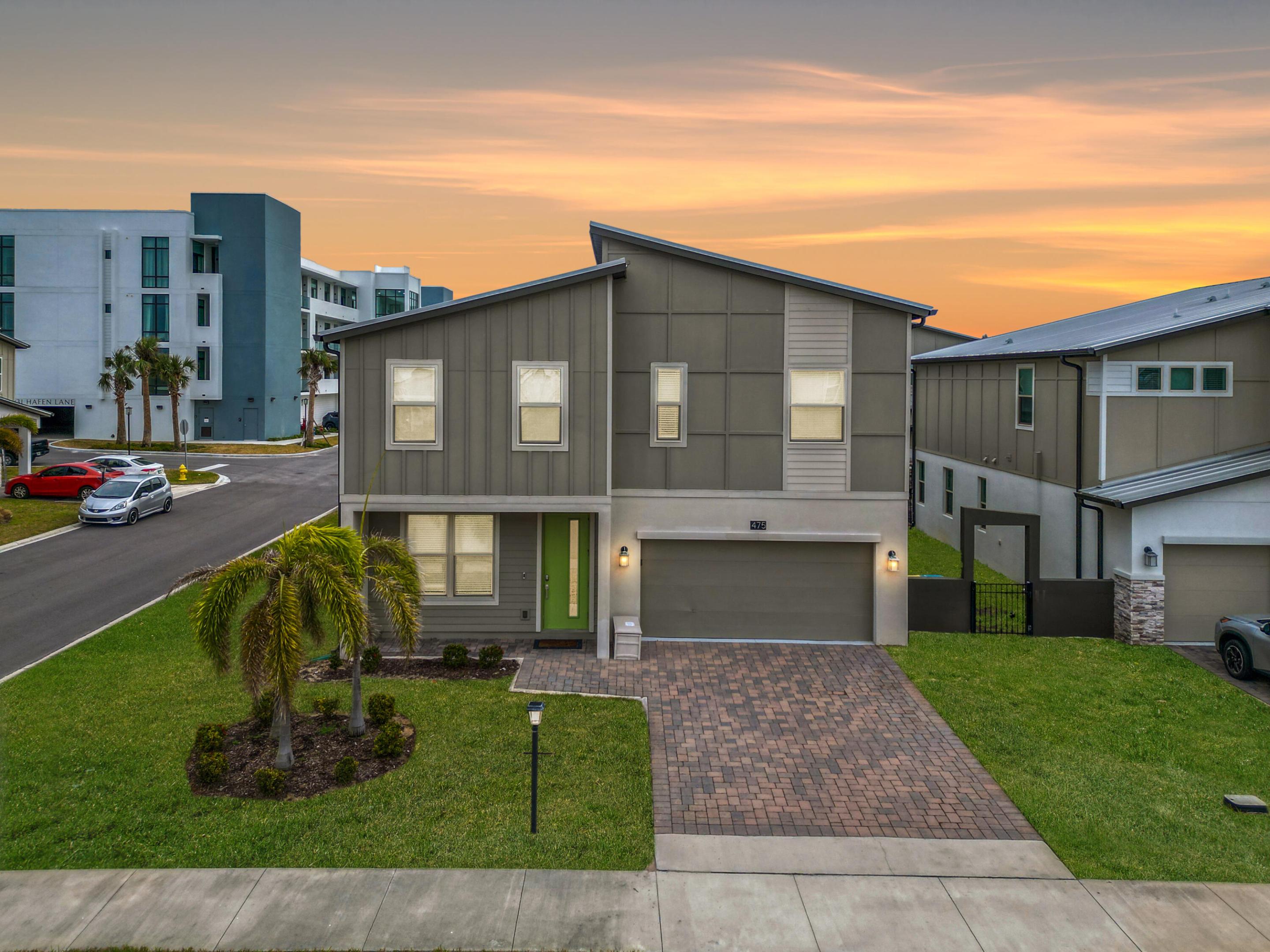 475 Strand Drive Property Photo 1