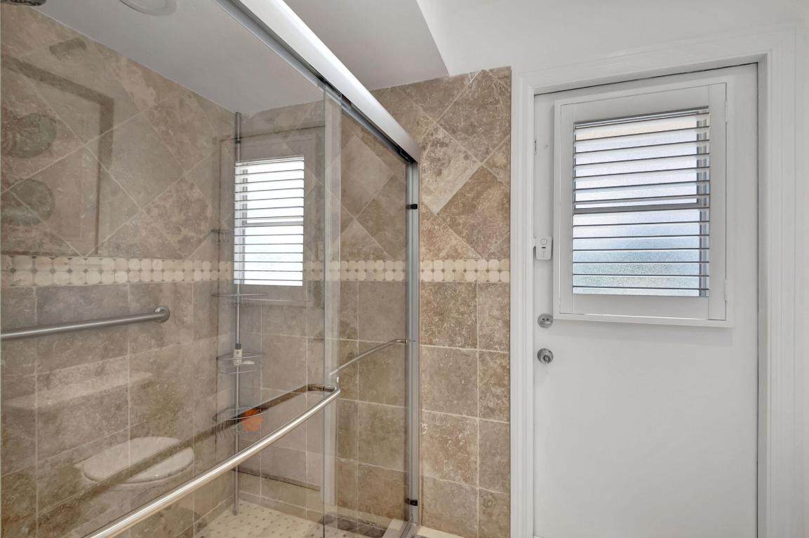 902 Foxpointe Circle Property Photo 29
