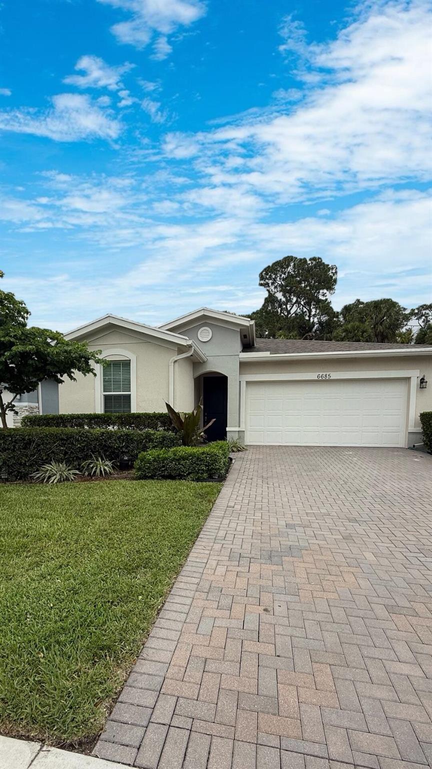 6685 Pointe Of Woods Drive Property Photo 1