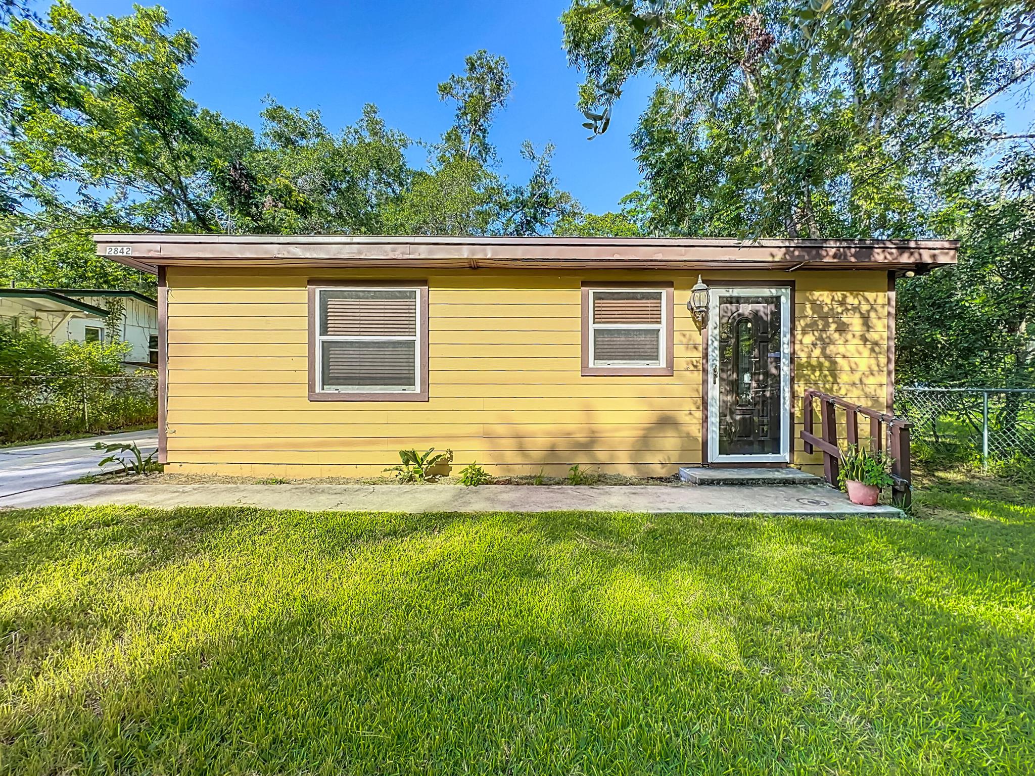 2842 Lucoma Drive Property Photo 1