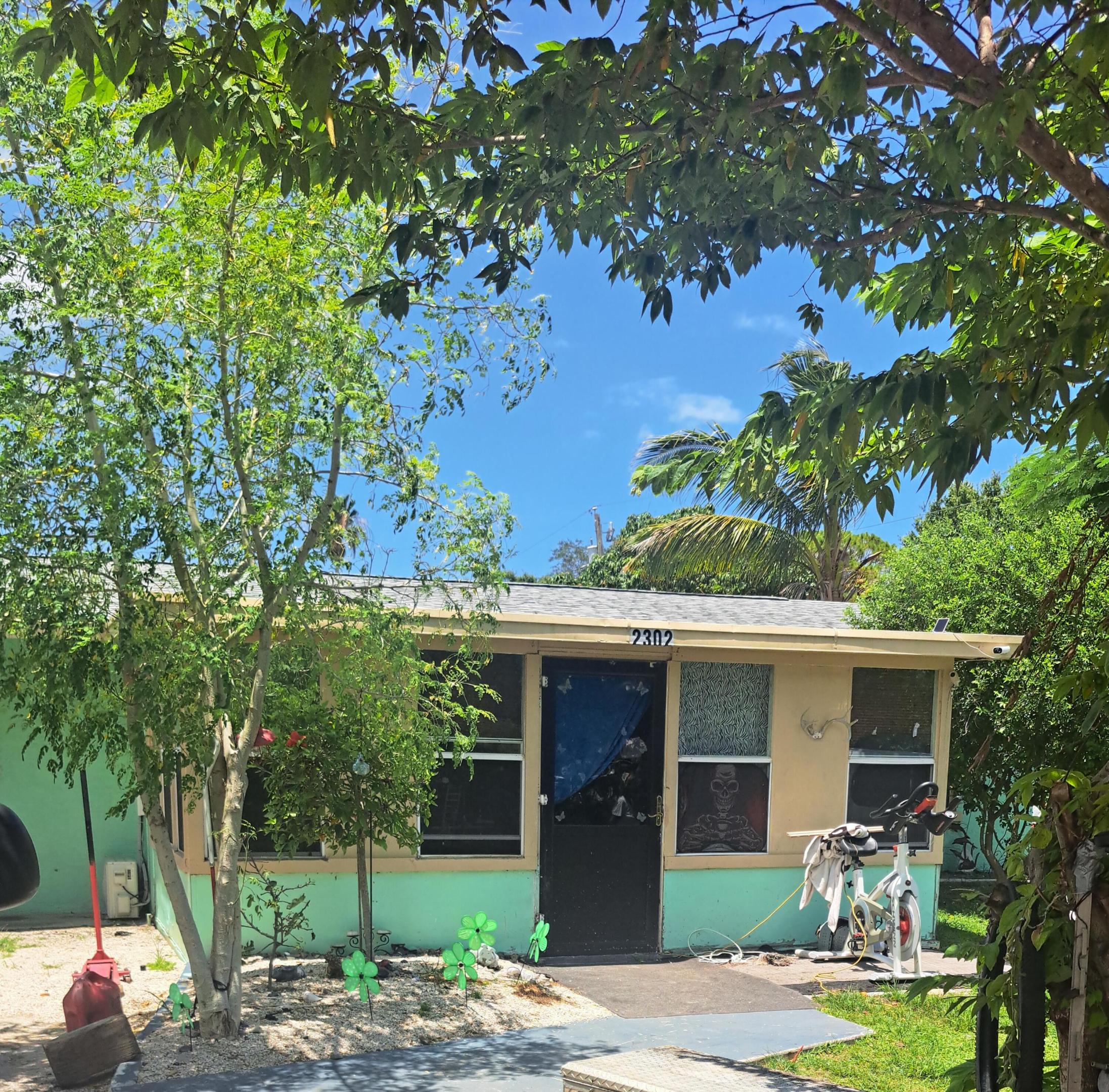 2302 Barbara Avenue