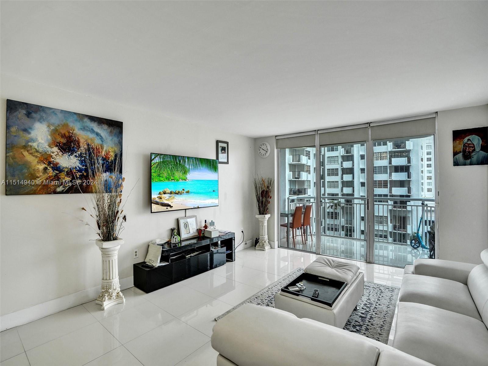 18061 Biscayne Boulevard 502 Property Photo 1