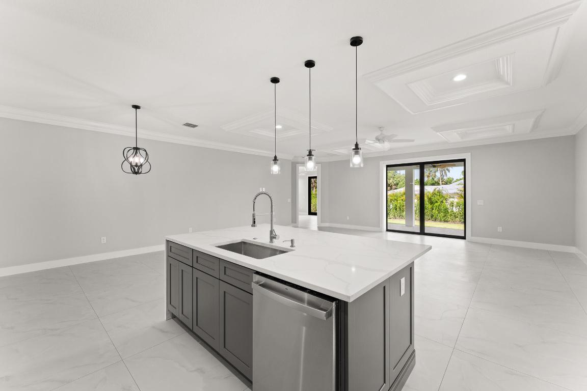 5460 Se Front Avenue Property Photo 11
