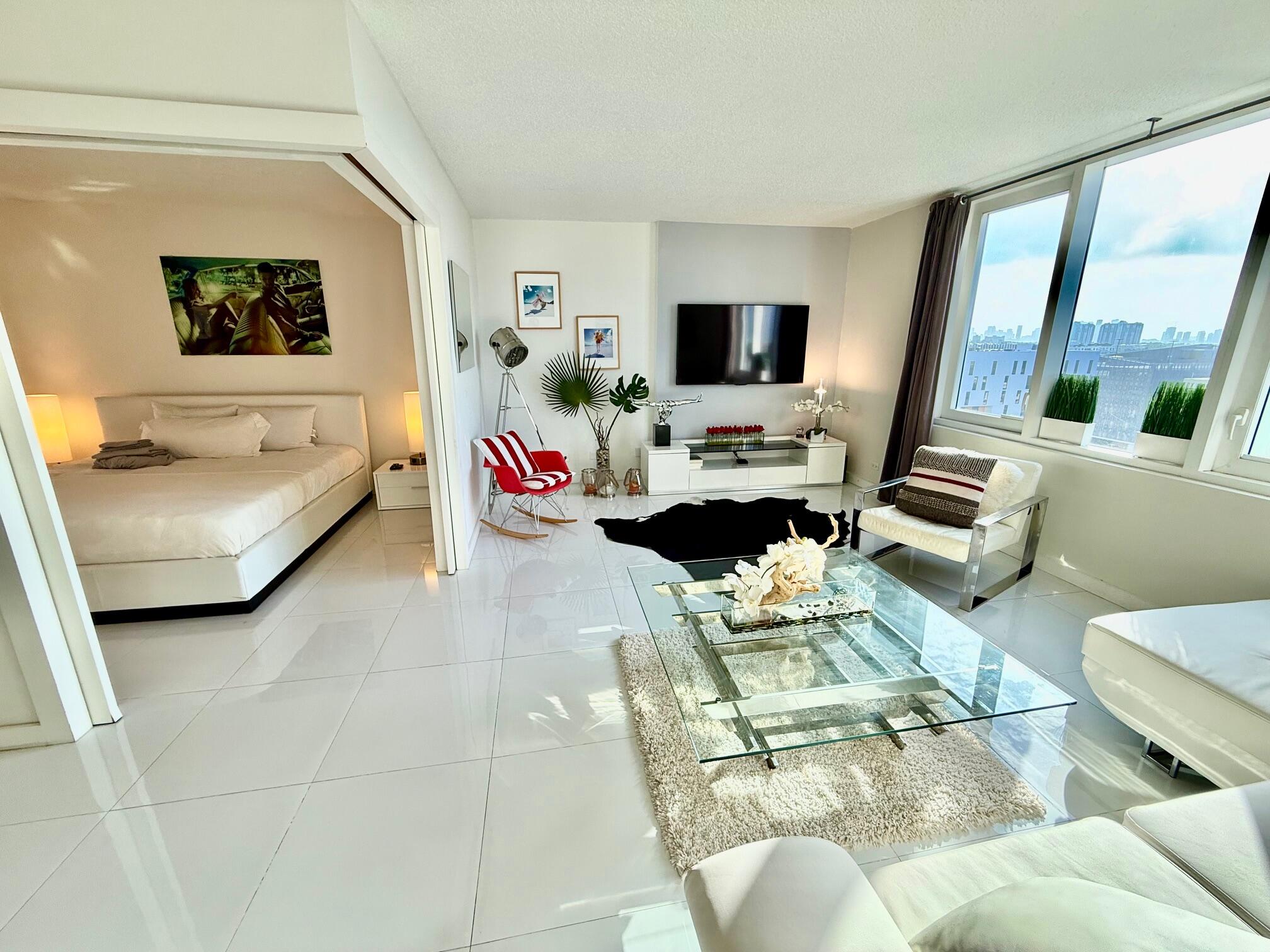 2301 Collins Avenue 931 Picture