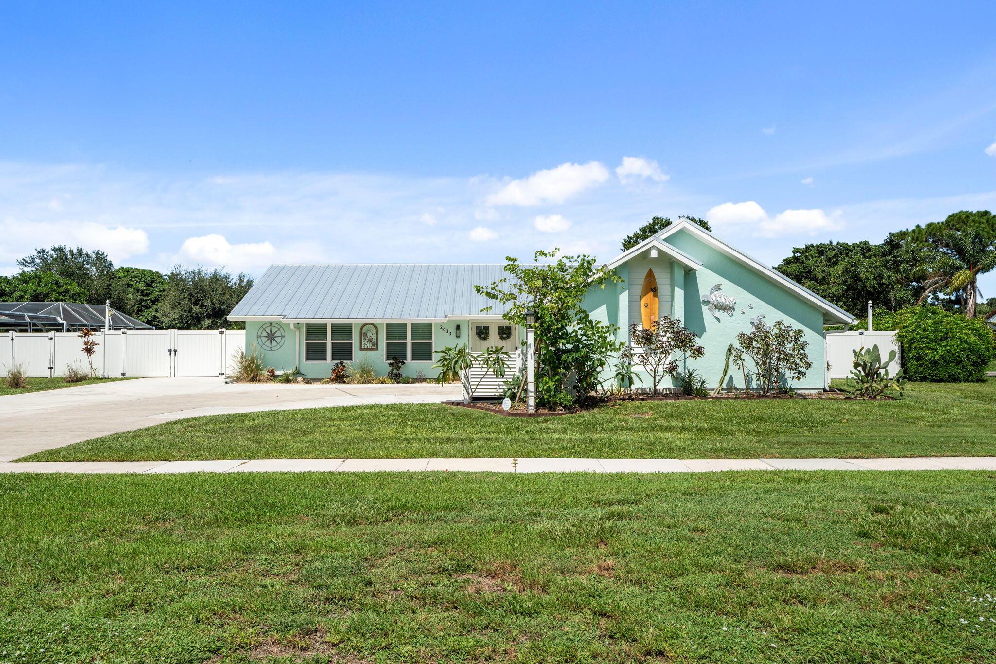 2633 SE Gowin Drive Property Photo 1