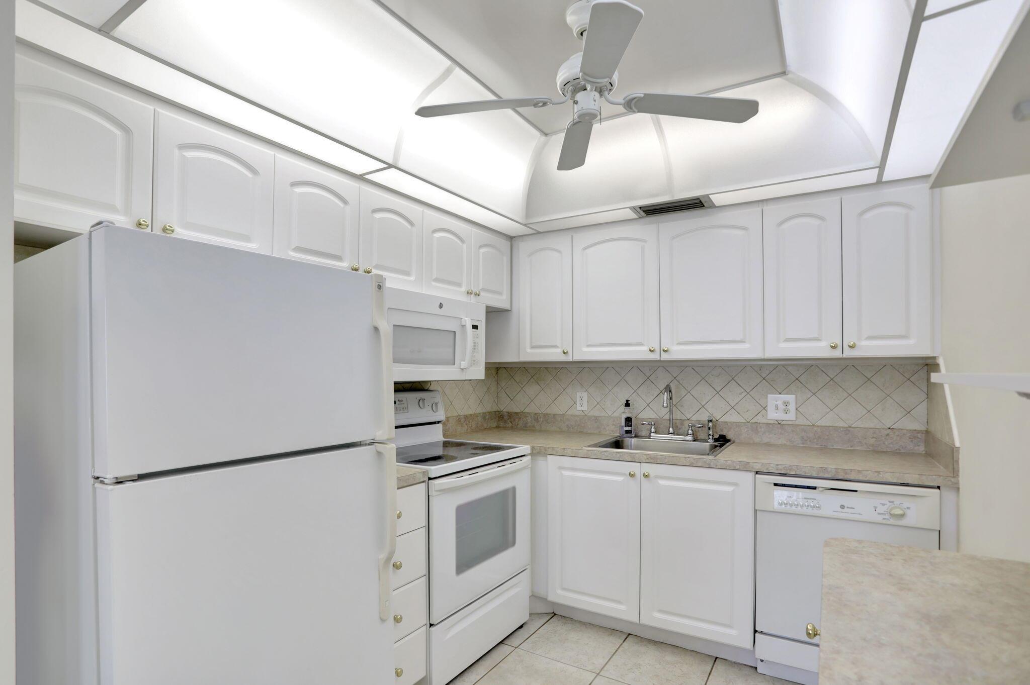 94 Newport F F Property Photo 5