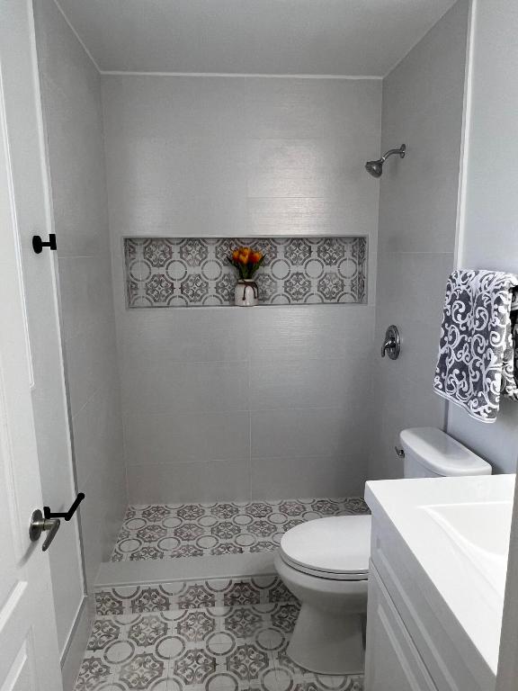 6034 Fores Hill Blvd 101 Property Photo 6