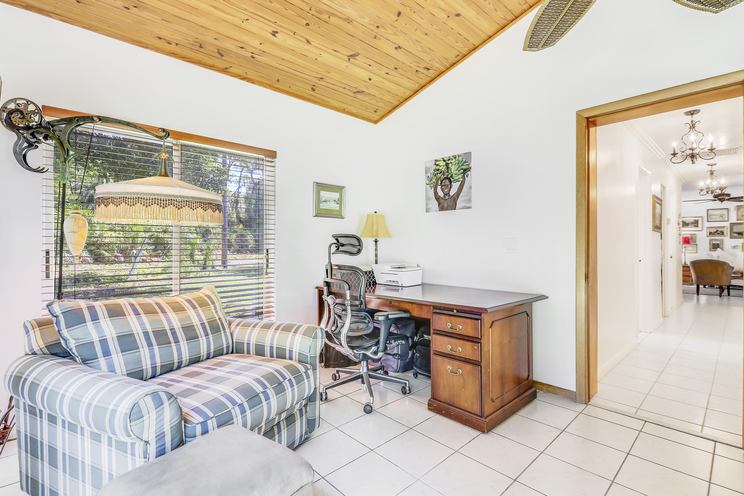 1329 Chippewa Street Property Photo 12