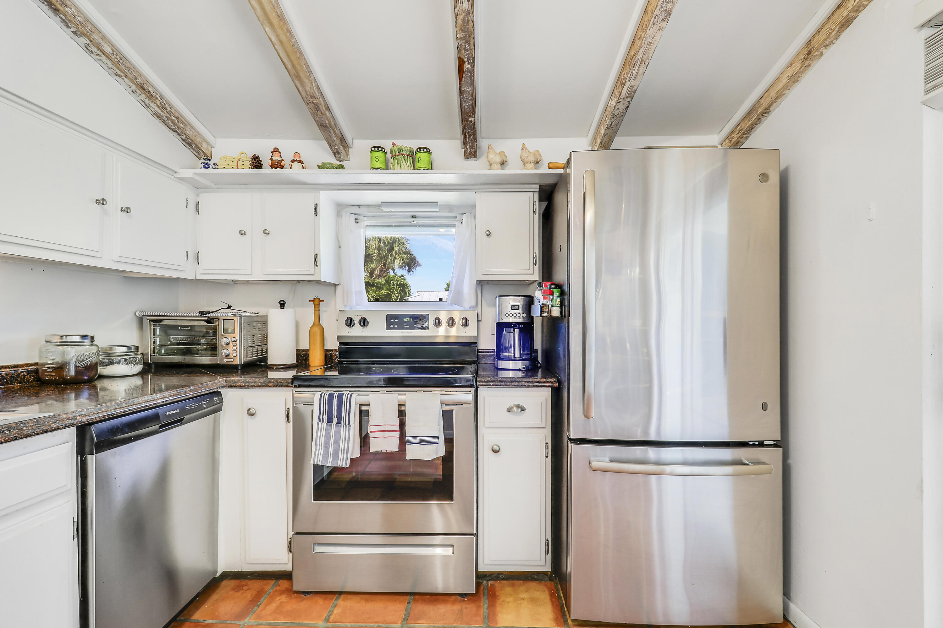 1329 Chippewa Street Property Photo 15
