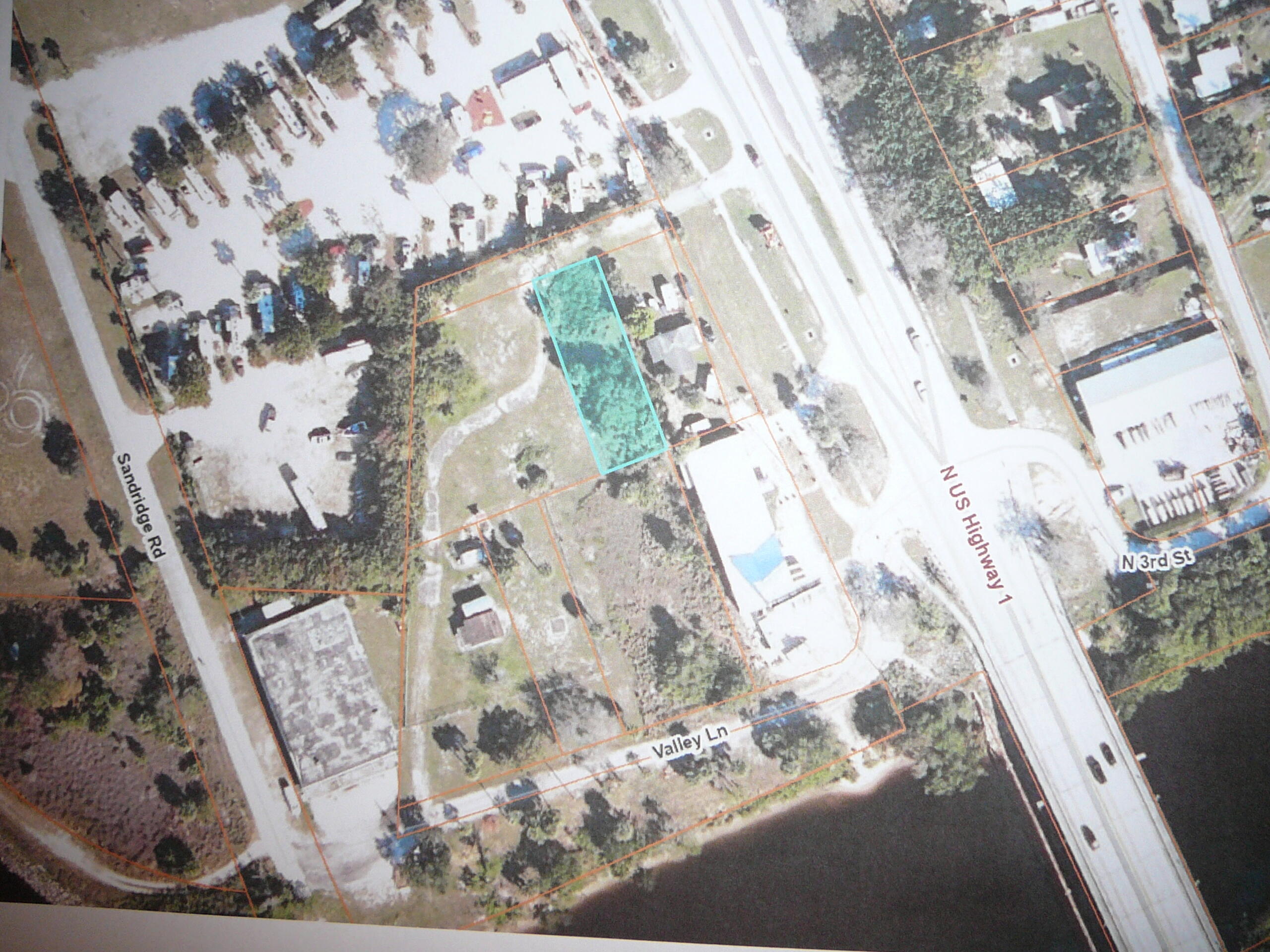 904 Valley Lane Property Photo 2