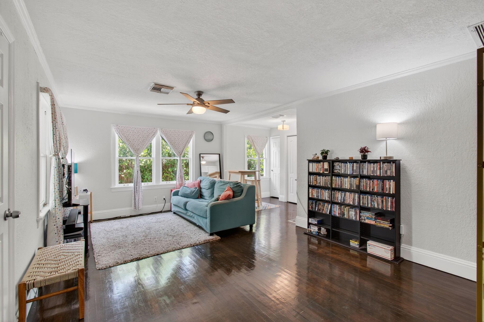 614 S E Street Property Photo 1