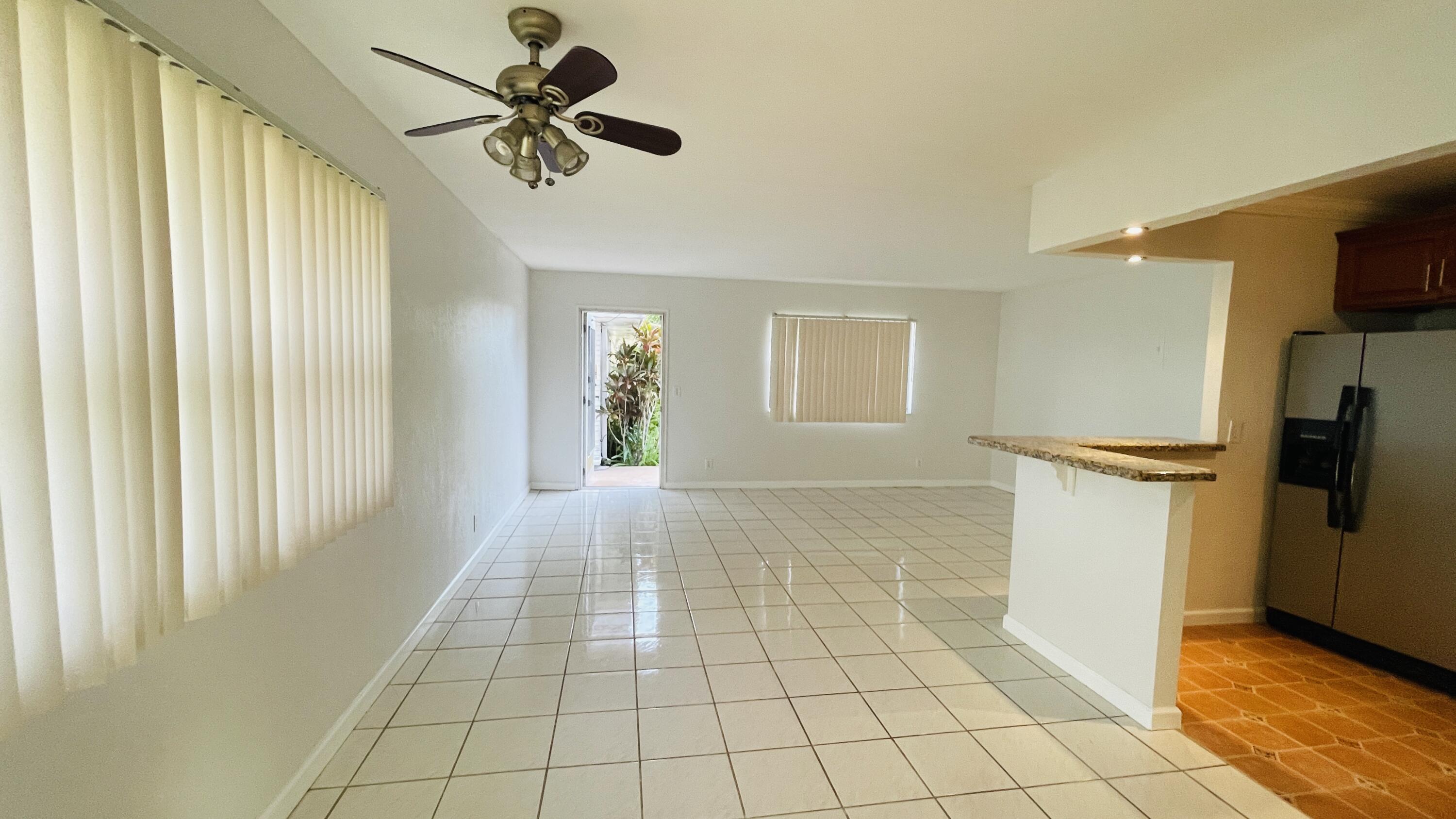 166 Valencia G Property Photo 6