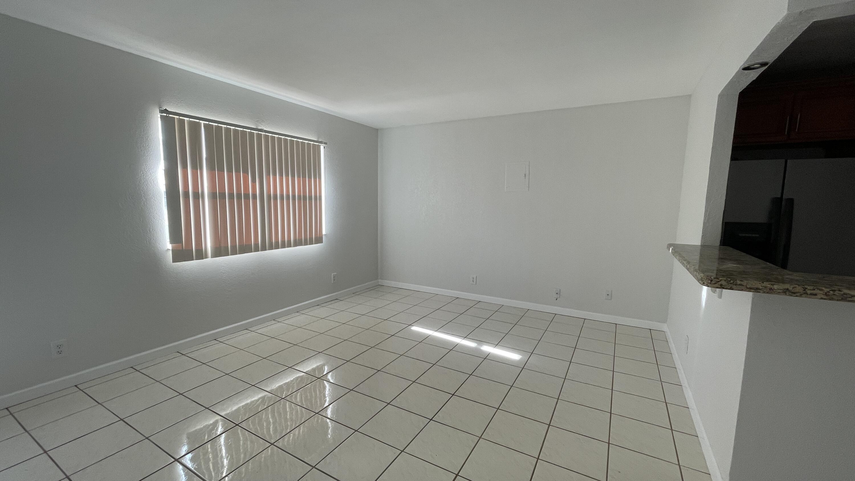 166 Valencia G Property Photo 19