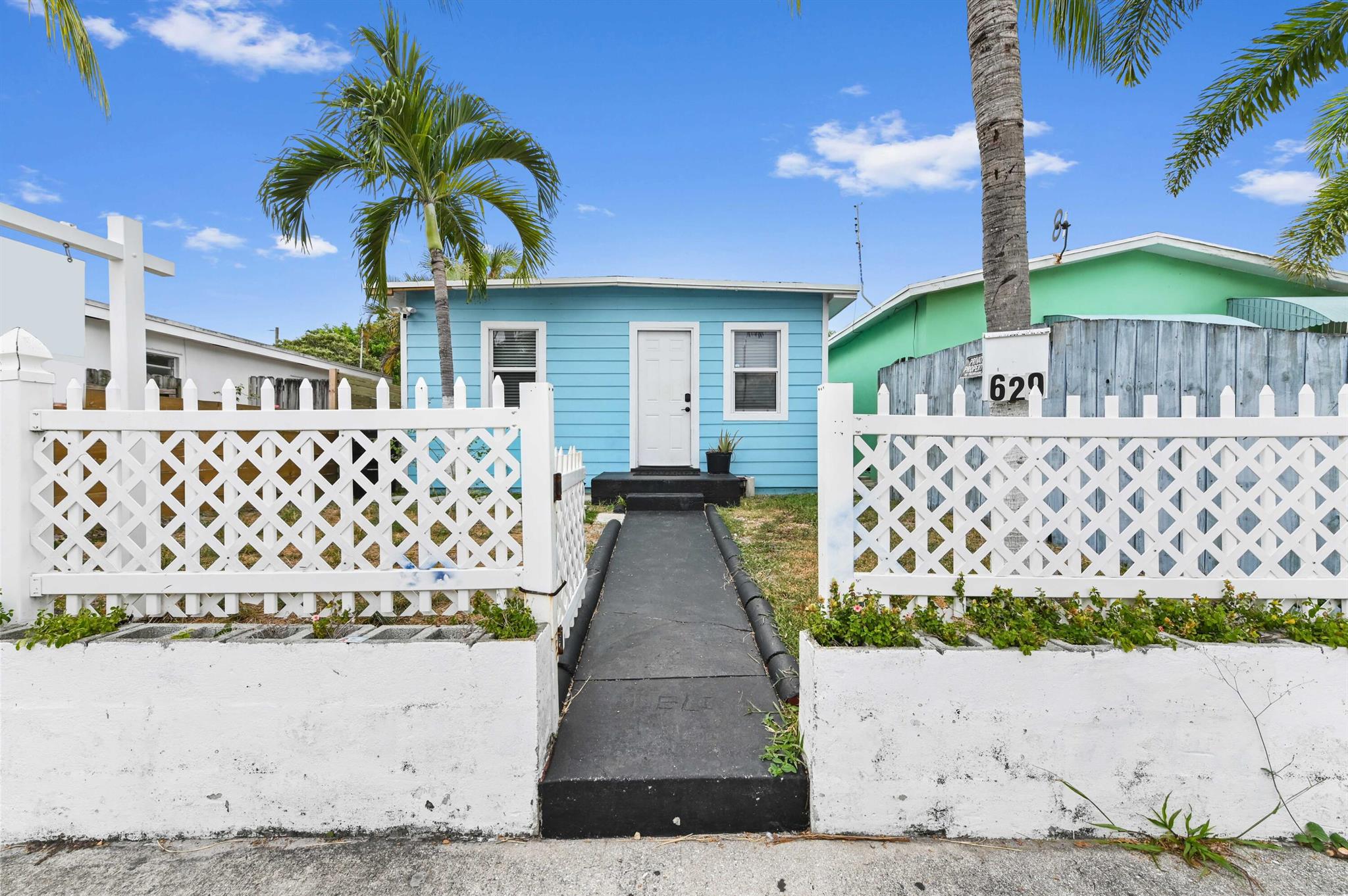 629 N F Street Property Photo 1