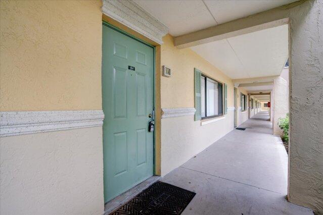 1104 Meadows Circle Property Photo 2