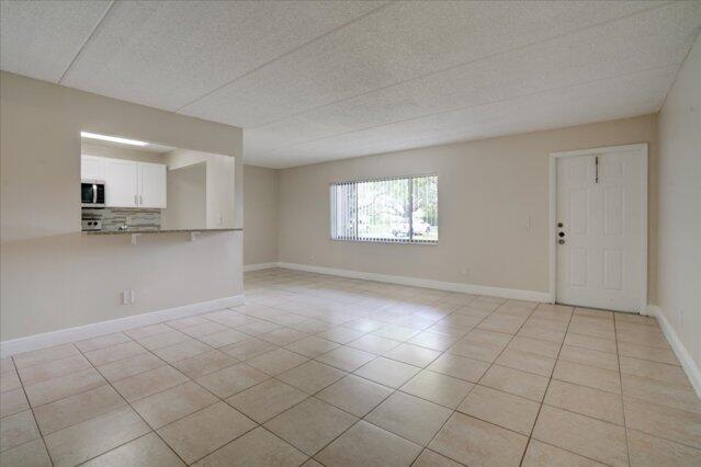 1104 Meadows Circle Property Photo 6