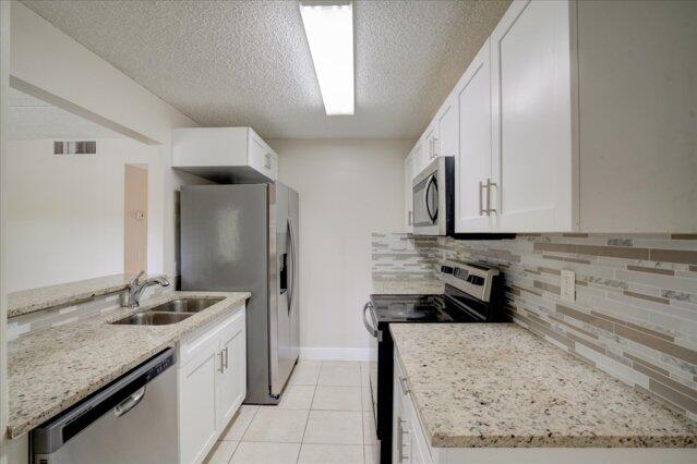 1104 Meadows Circle Property Photo 12
