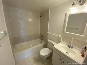 4166 Inverrary Drive 303 Property Photo 7