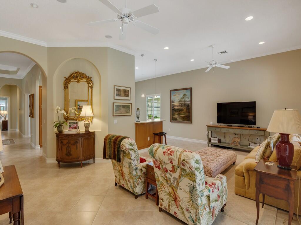 1225 Riverwind Circle Property Photo 4