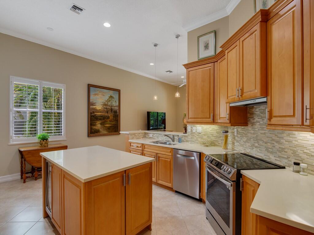 1225 Riverwind Circle Property Photo 8