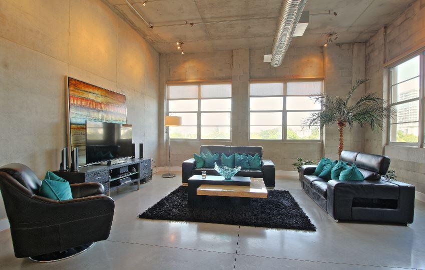 445 N Andrews Avenue 301 Property Photo 2